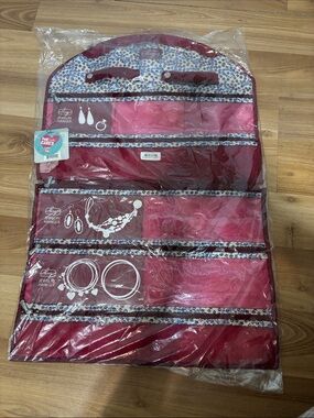 lug Limited Edition Cranberry Floral Hanging Jewelry Organizer NWT